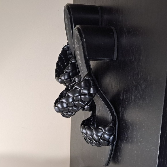 Sandals Time and Tru Women's Black Braided Slip on Heeled Memory Foam Size 9 - Picture 3 of 11